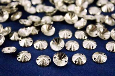 10 mm DESENLİ YUVARLAK İKİ DELİK BOMBELİ PUL, NİKEL KAPLAMA #729N - 2