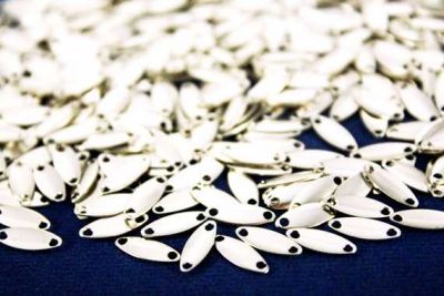 10x4 mm OVAL DESENLİ İKİ DELİK PUL, NİKEL KAPLAMA #302-1N - 2