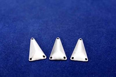 11x20 mm DESENLİ ÜÇGEN ÜÇ DELİK PUL, NİKEL KAPLAMA, PRİNÇ #749N - 3