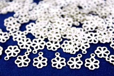 11x8 mm ÇİÇEK DESENLİ TEK DELİK PUL, NİKEL KAPLAMA PİRİNÇ #558N - 2