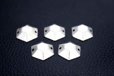 12 mm DESENLİ YUVARLAK İKİ DELİK PUL, NİKEL KAPLAMA PİRİNÇ #922N - 2