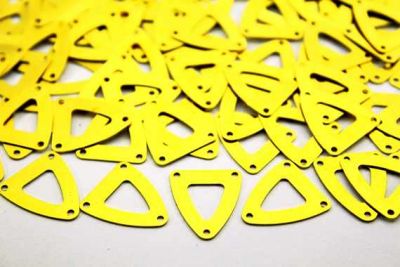 16x18,5 mm MERMİ DESENLİ ÜÇ DELİK PUL, HAM PİRİNÇ #868-1H - 2