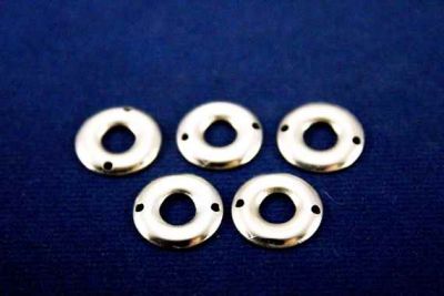 13 mm DESENLİ YUVARLAK İKİ DELİK PUL, NİKEL KAPLAMA #487N - 2