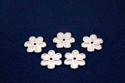 13 mm ORTADAN DELİK ÇİÇEK DESENLİ PUL, NİKEL KAPLAMA #119N - 2
