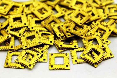 13x13 mm KARE DESENLİ DÖRT DELİKLİ PUL, HAM PİRİNÇ #150H - 2