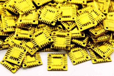 13x13 mm KARE DESENLİ DÖRT DELİKLİ PUL, HAM PİRİNÇ #151H - 2