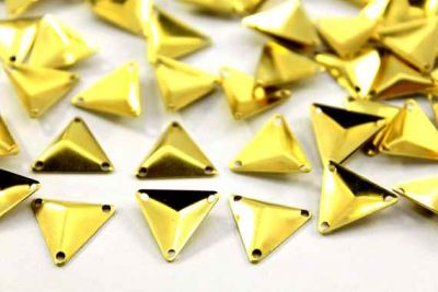 13x15 mm ÜÇGEN ÜÇ DELİKLİ PUL, HAM PİRİNÇ #750H - 2