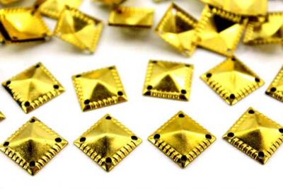 13x13 mm KARE DESENLİ DÖRT DELİKLİ PUL, HAM PİRİNÇ #149H - 2