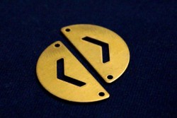 16x32 mm DESENLİ İKİ DELİK PUL, HAM PİRİNÇ #961H - Thumbnail