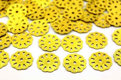 16 mm ORTADAN DELİKLİ DESENLİ PUL, HAM PİRİNÇ #118H - 2