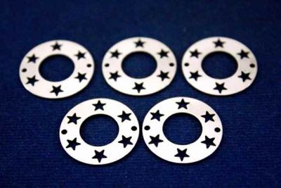 20 mm YILDIZ DESENLİ YUVARLAK İKİ DELİK PUL, NİKEL KAPLAMA #152N - 2