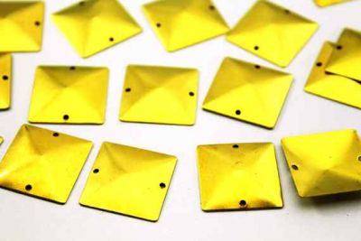 20x20 mm KARE İKİ DELİKLİ PUL, HAM PİRİNÇ #671H - 3