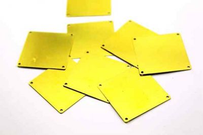 30x30 mm KARE DÖRT DELİKLİ PUL, HAM PİRİNÇ #676H - 2