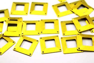 20x20 mm KARE DÖRT DELİKLİ PUL, HAM PİRİNÇ #670H - 2