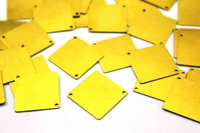 20x20 mm KARE İKİ DELİKLİ DÜZ PUL, HAM PİRİNÇ #51H - 2