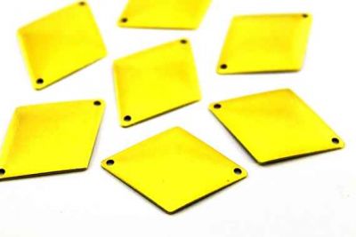 25x33 mm BAKLAVA DESENLİ İKİ DELİK PUL, HAM PİRİNÇ #23H - 2