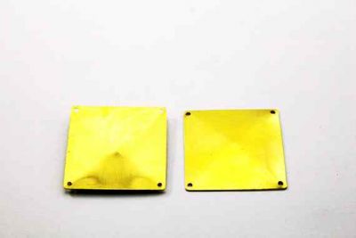 30x30 mm KARE DÖRT DELİKLİ PUL, HAM PİRİNÇ #678H - 2