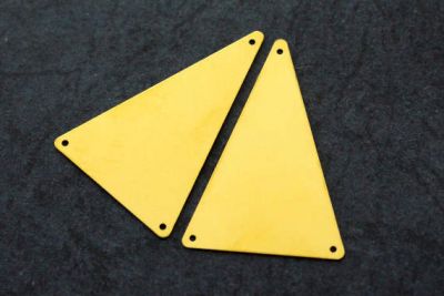 33x50 mm ÜÇGEN DESENLİ ÜÇ DELİK PUL, HAM PİRİNÇ #795H-DOLU-ÜÇ-DELİK - 2