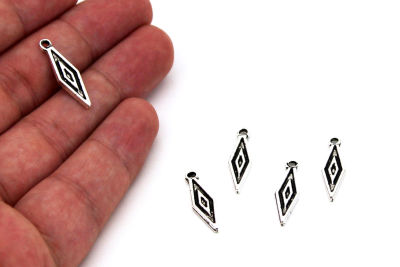 6x22 mm BAKLAVA DESENLİ SALLANTI ZAMAK DÖKÜM, BOYALI GÜMÜŞ RENK - 2