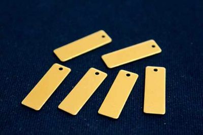 8x25 mm DİKDÖRTGEN TEK DELİK PUL, HAM PİRİNÇ #1015H