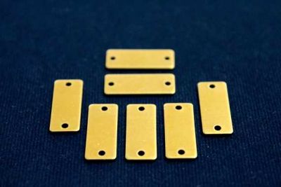 8x20 mm DİKDÖRTGEN İKİ DELİK PUL, HAM PİRİNÇ #1016H