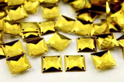 13x13 mm DESENLİ KARE İKİ DELİK PUL, HAM PİRİNÇ #519H - 2