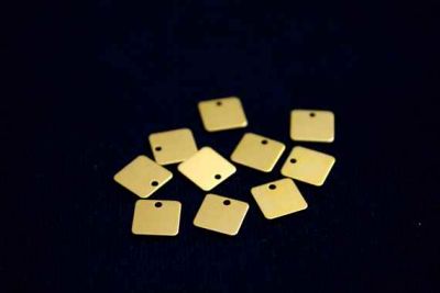 8x8 mm KARE TEK DELİK PUL, HAM PİRİNÇ #1102H