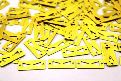 8x20 mm ÜÇGEN DESENLİ DİKDÖRTGEN İKİ DELİKLİ PUL, HAM PİRİNÇ #160H - 2